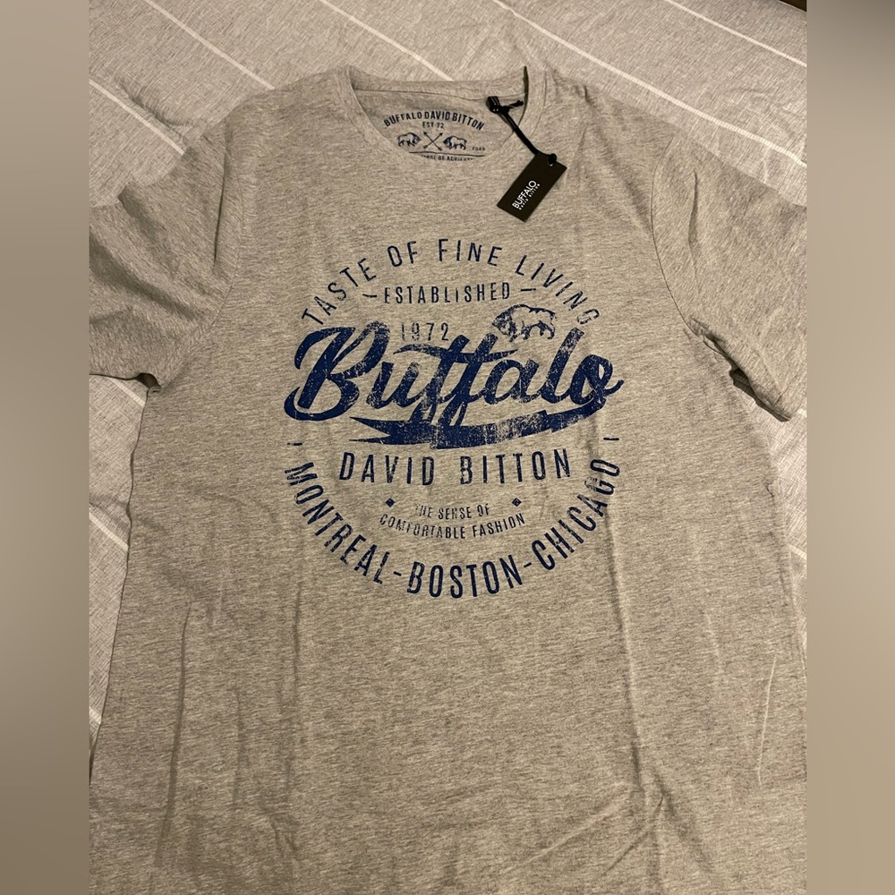 Buffalo David Bitton graphic tee men’s medium